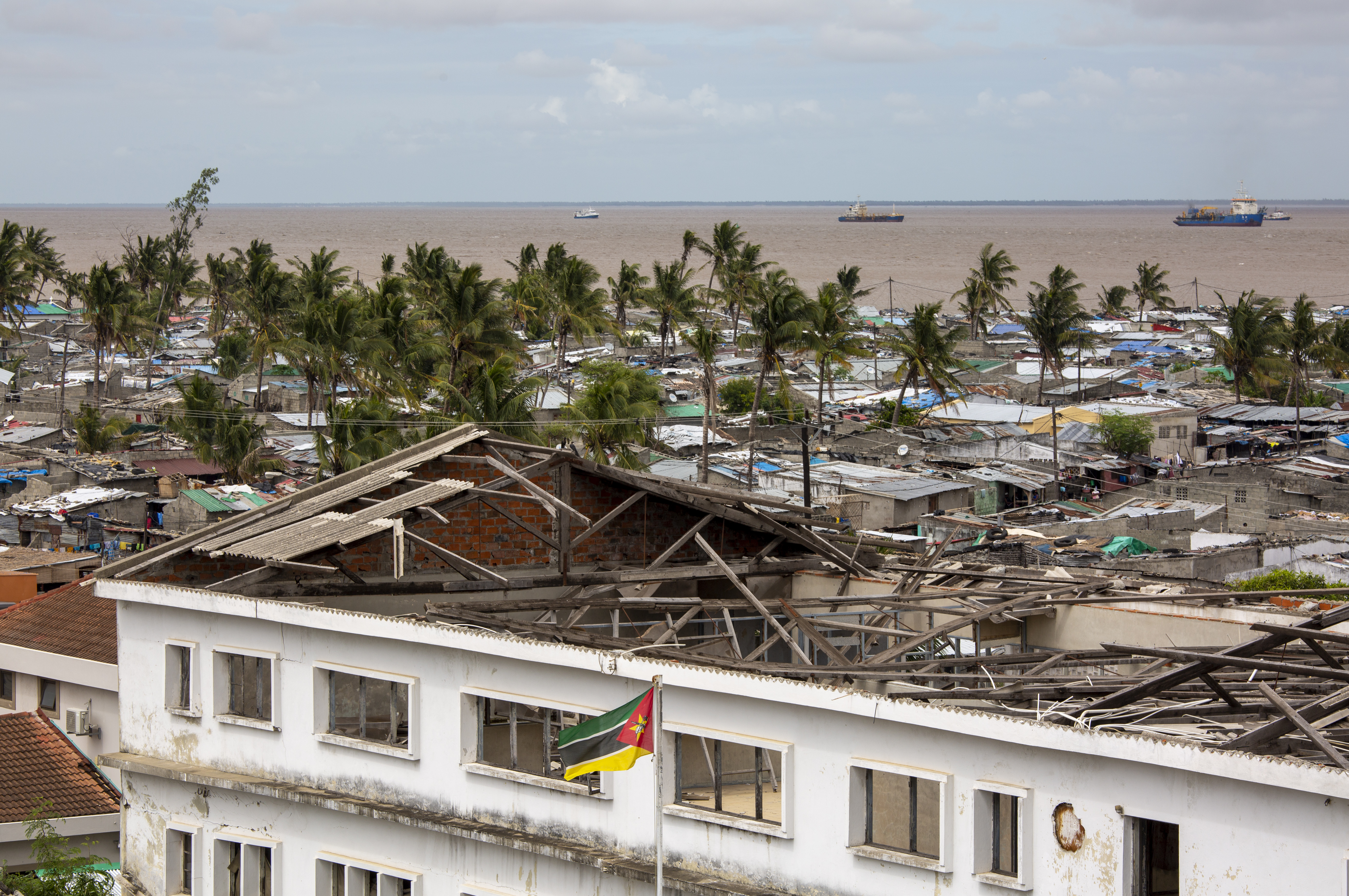 Destroyed roof in Beira