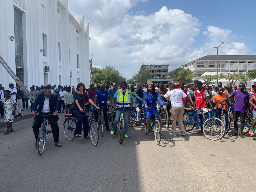 (left to right): Dr. Costa Tembe, Ministry of Transports and Communications; Dr. Sandra Roque, UN-Habitat Mozambique Head of Office; Dr. Manuel de Araújo, Mayor of Quelimane; Dr. Ivone Soares (Politician and Journalist). Source: UN-Habitat Mozambique